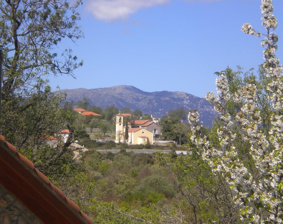 Arcadian Stone House In A Quiet Landscape, Leonidion Villa Poulithra Exterior photo