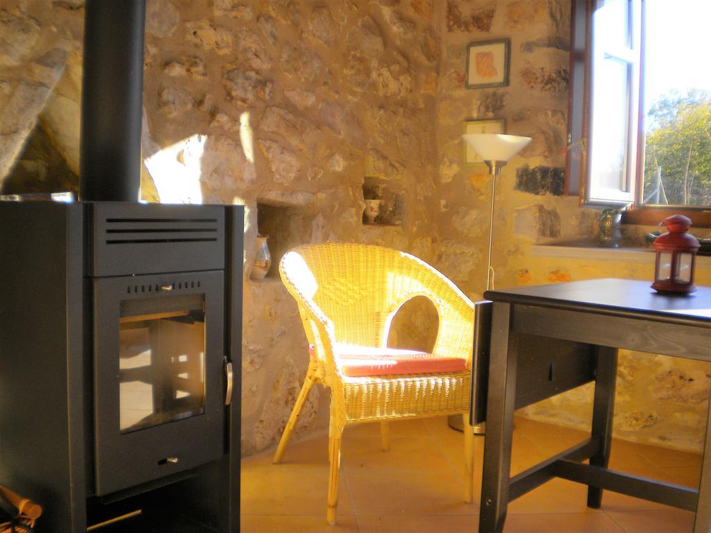 Arcadian Stone House In A Quiet Landscape, Leonidion Villa Poulithra Exterior photo