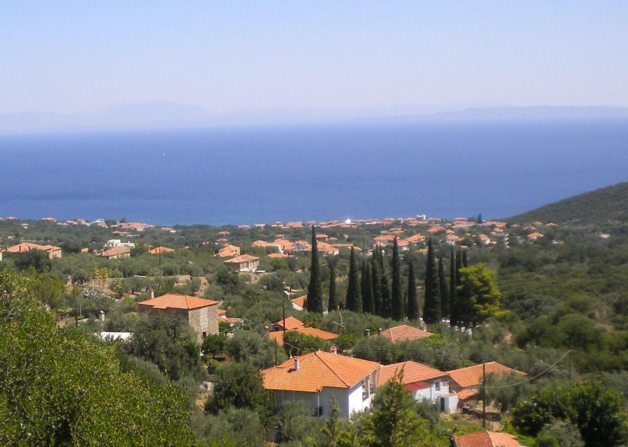 Arcadian Stone House In A Quiet Landscape, Leonidion Villa Poulithra Exterior photo